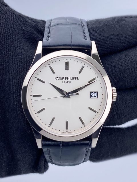 Patek Philippe Calatrava 5296G-010 Image 2